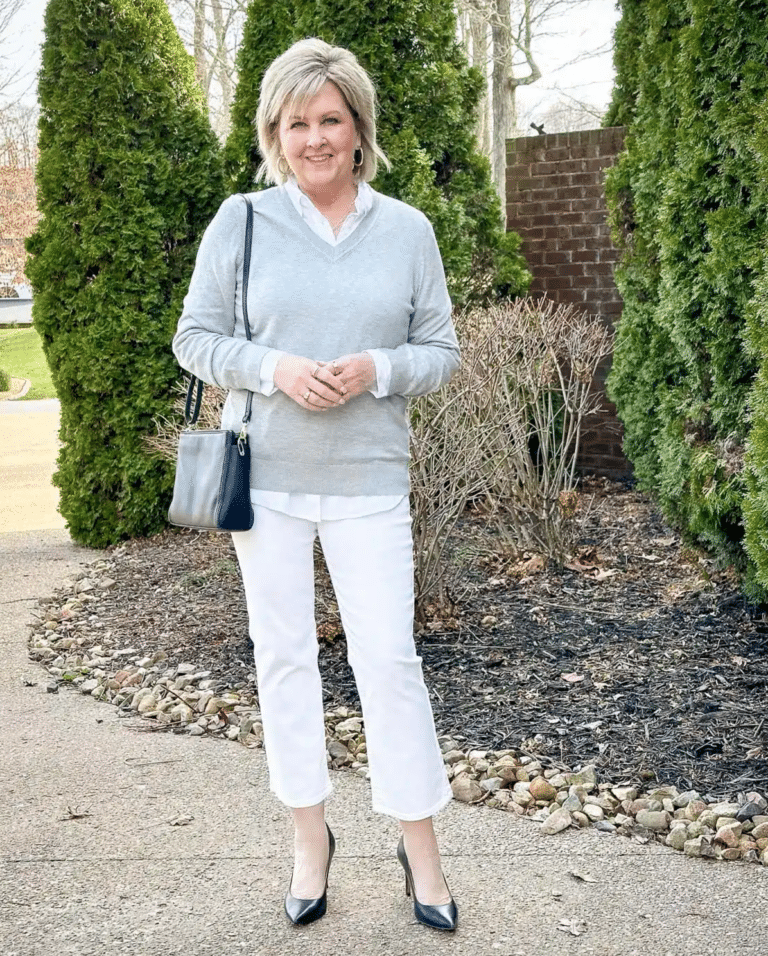 White jeans with a grey sweater